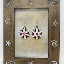 Cargar imagen en el visor de la galería, Hanging contrast flower earrings
